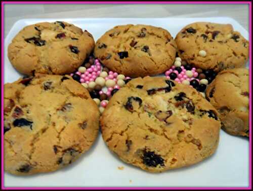 Coockies américain moelleux, chocolat blanc et cranberry