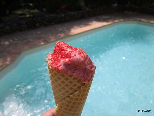 Cornet glace, à la framboise ou à la fraise ou aux fruits rouges, sans sorbetière en 5 minutes