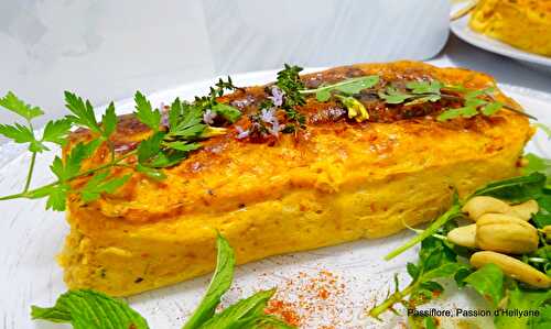 Flan de légumes au curcuma avec du fromage raclette et des fleurs de pissenlits