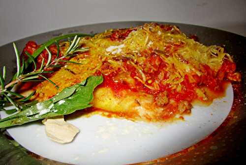 Gratin d'aubergines sauce tomate curcuma, fromage à raclette et gruyère