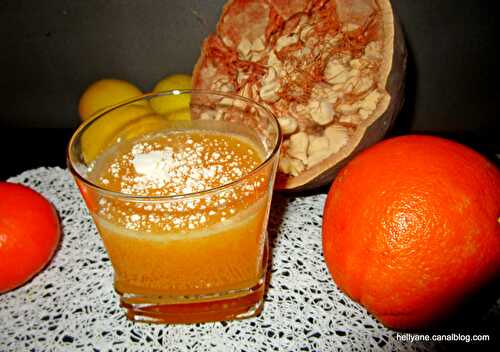 Jus de fruits "agrumes/gingembre/poudre de baobab BIO vitamines bonne mine