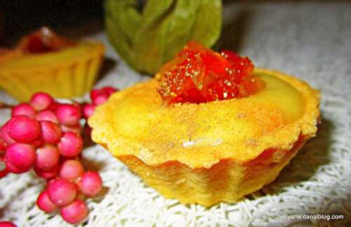 Mignardises sablées à la crème frangipane, fruits confits et cannelle