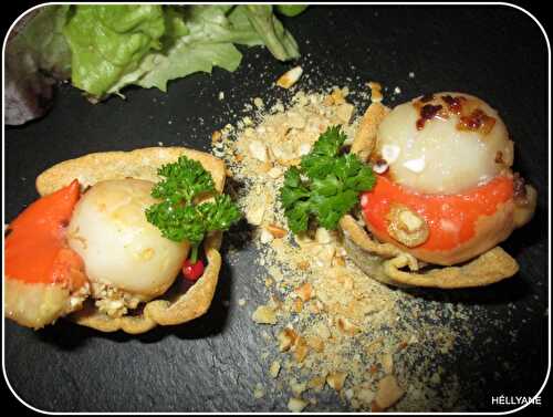 Mini bouchée "Amuse-bouche" à la noix de st jacques, crème de tomates séchées et oignons caramélisés