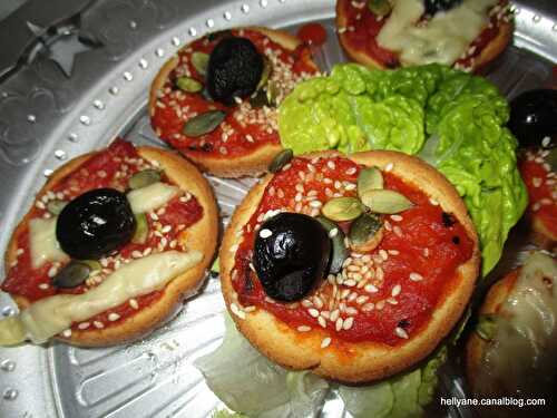 Mini bouchées "toasts au confit de légumes et au fromage