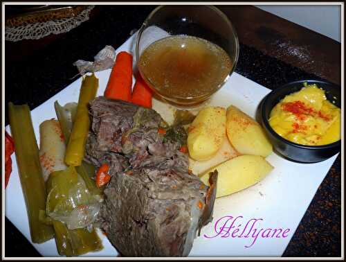 Pot-au-feu de boeuf, accompagné de légumes et de mayonnaise