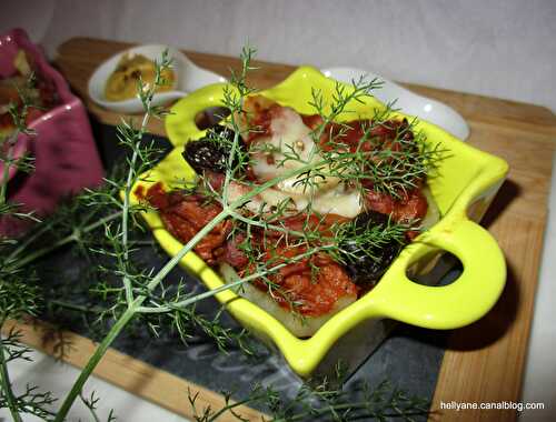 Ramequins garnis de pommes de terre au mirepoix, olives, parmesan