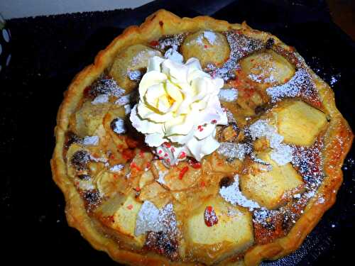 Tarte aux pommes crème d'amande, caramel et pâte à tartiner.