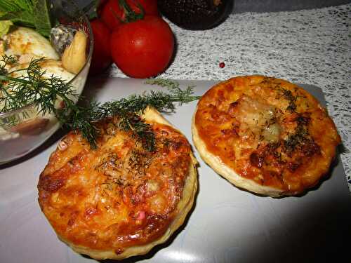 Tartelettes feuilletées à la crème - miettes de crabe / paprika / poudre de baobab