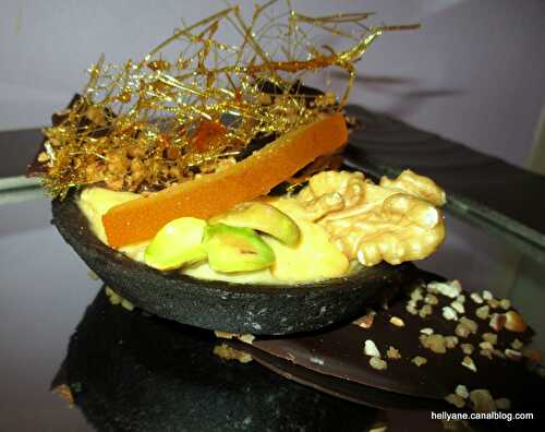 Tartelettes sablées cacao - garnies de crème pâtissière et de fruits confits et secs