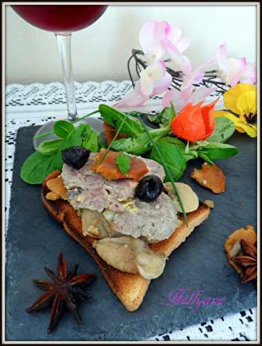 Toasts grillés au cou d'oie farci et champignons