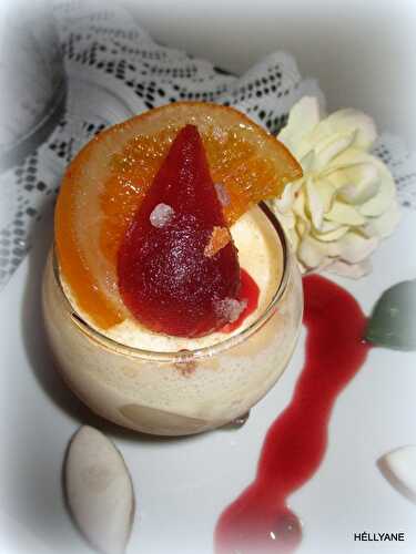 Verrine de nougat glacé /calisson et coulis de fruits rouges