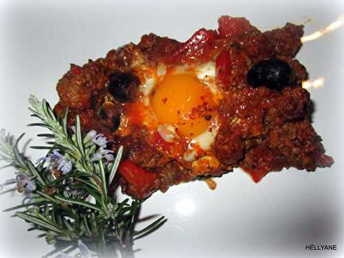 Viande en sauce tomate épicée + oeufs enfin une CHAKCHOUKA