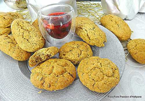 Biscuits secs à la poudre du baobab, à l'Artemisia avec des graines d'anis et une infusion de fleurs d'hibiscus/baies de goji