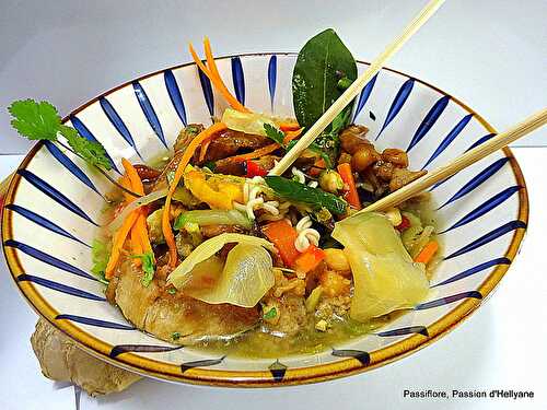 RAMEN - Poulet fermier laqué : inspiration asiatique avec nouilles et légumes