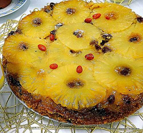 Gâteau à l'ananas et aux baies de goji /raisins secs