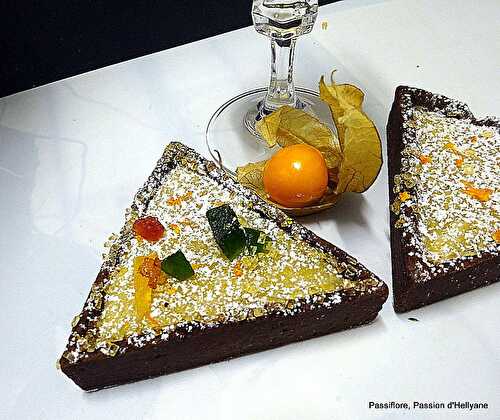 Trendy tartelette triangle choco crème frangipane et fruits confits