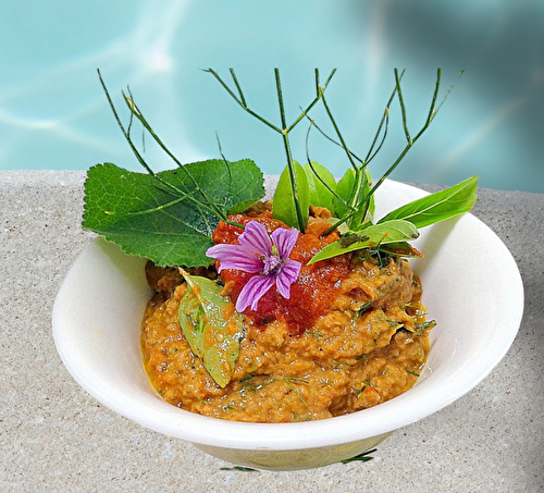 Sauce avec des filets de sardines et des plantes de Provence bienfaits fenouil / mauve / rose trémière /basilic