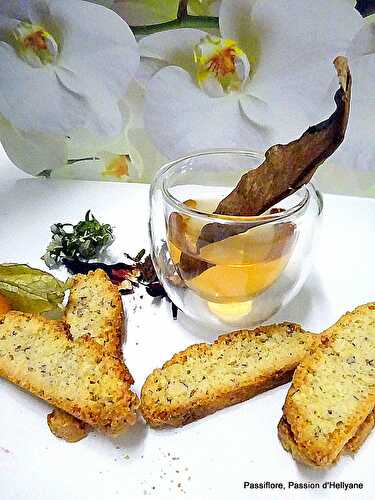 Croquants aux amandes et son infusion de feuilles de graviola corossol , Artemisia et fleur d'hibiscus.