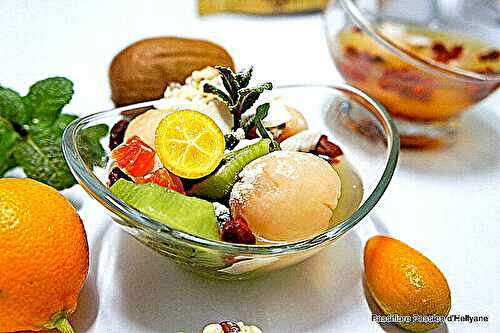 SALADE EXOTIQUE (litchis, kumquats, baies de goji, jus d'orange kiwis, fruits secs exotiques et poudre de baobab)