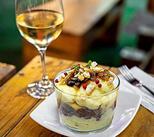 Verrine au boudin noir, pommes de terre, oignons et pommes 