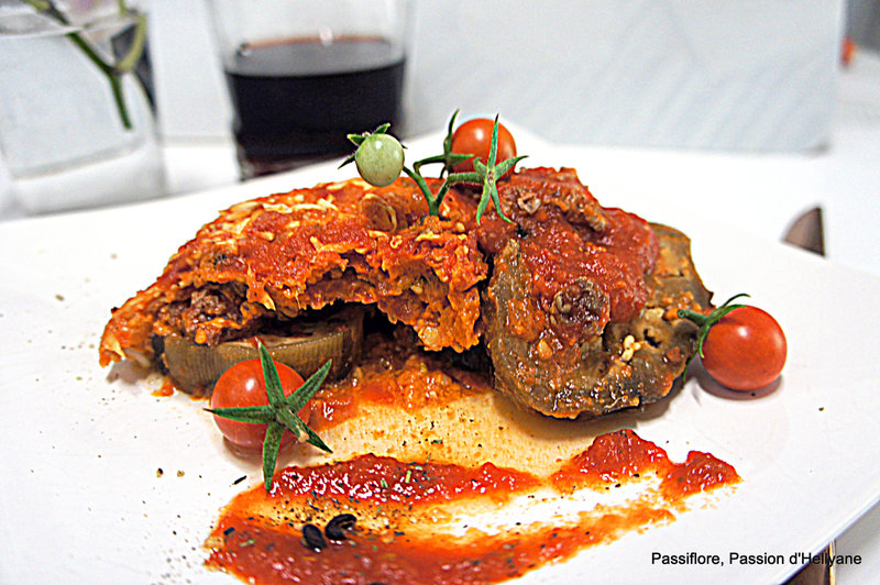 Aubergines sauce tomate viande cuisson vapeur avec de la poudre du fruit du baobab