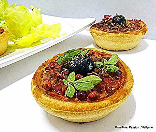 Quiche feuilletée tomates, basilic, poivrons, herbes de Provence 