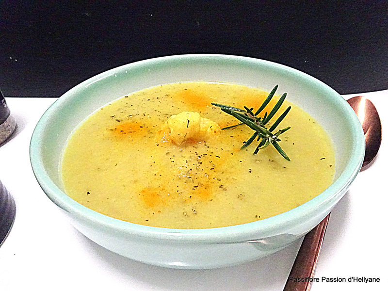 Velouté de chou fleur au curcuma