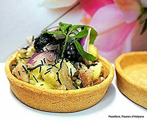 Quiche aux pommes de terre /  hareng / oignons et spiruline