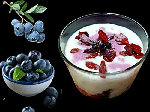 Verrine fromage, crème de datte,  baies de goji et cranberries + poudre de myrtilles