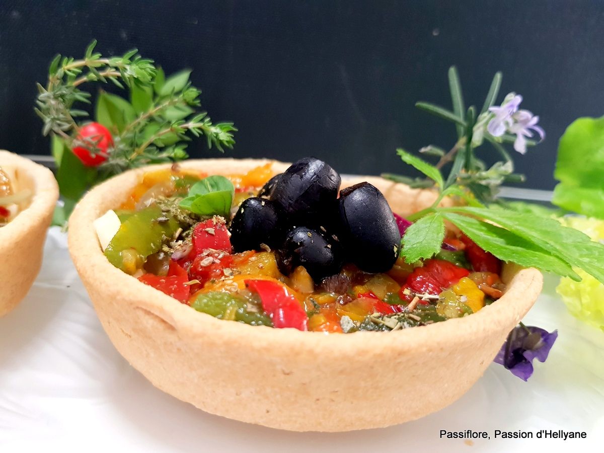 Quiche feuilletée - poivrons / fromage raclette  / oignons confits