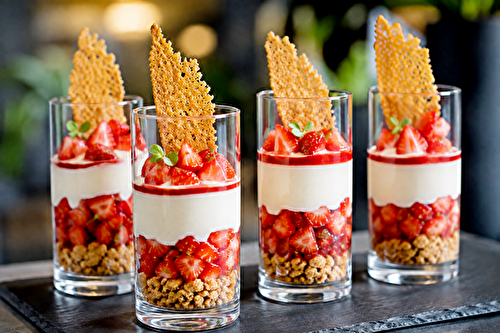 Recette Verrine « Fraise, miel, vanille & sablé