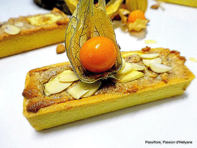 Tartelette trendy rectangle à la crème d'amande et pommes