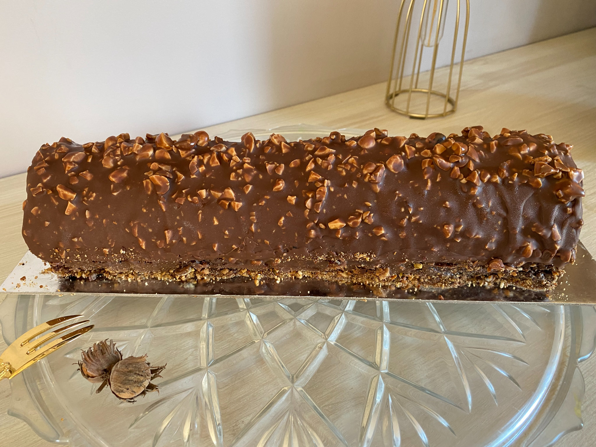 Bûche Chocolat, fruits rouges , glaçage rocher 