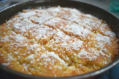 Basboussa à la noix de coco sans gluten (gâteau de semoule).