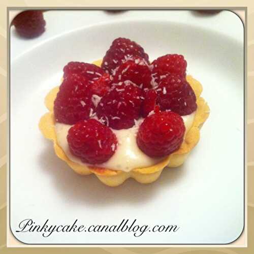 Tarte aux framboises avec sa ganache de chocolat blanc, sans gluten