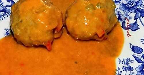  Boulettes farcies sur coulis de poivrons