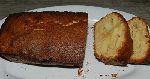 Cake aux pommes-noix de coco et cannelle