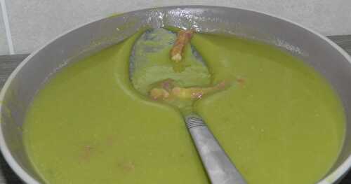 Potage aux pois-poireaux et lardons