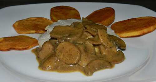 Tranche de rôti sauce champignons et sa demi corolle de chips maison