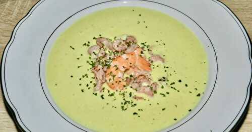 Velouté aux chou-fleur aux herbes et fruits de mer