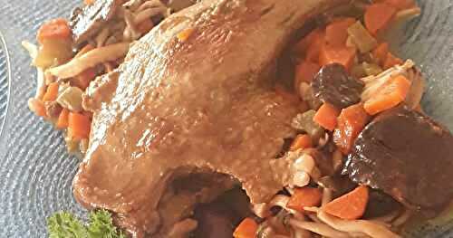 Cuisses de canard aux champignons des bois  et carottes 