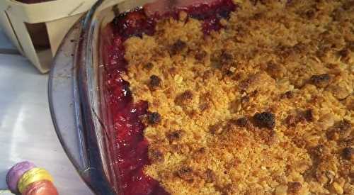 Crumble pêches de vignes et verveine - Patisserie.news