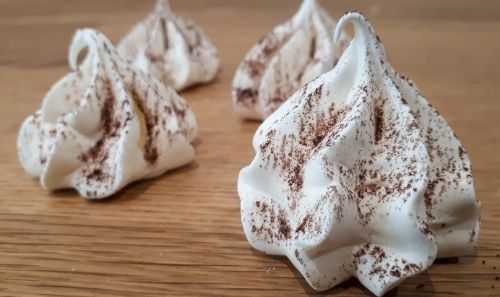 Meringue française recette rapide et inratable - Patisserie.news