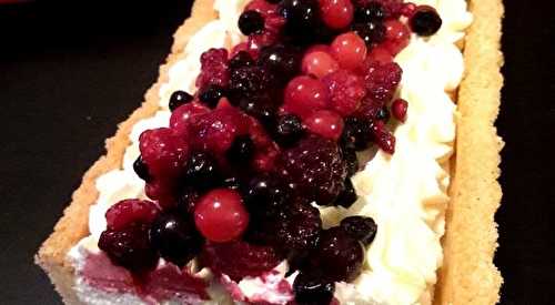 Tarte chocolat blanc verveine et fruits rouges - Patisserie.news