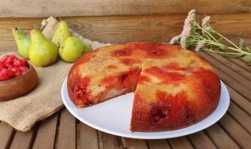 Recette du gâteau lyonnais aux poires et pralines roses - Patisserie.news