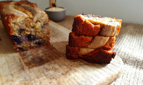 Banana bread aux myrtilles et flocons d'avoine - Patisserie.news