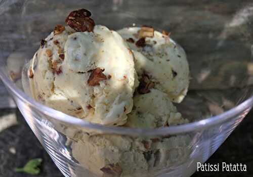 Glace vanille et noix de pécan caramélisées