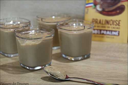 Des Crèmes dessert au Chocolat Pralinoise