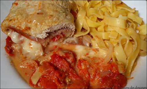 Des Roulés d'escalope de dinde aux tomates, jambon de Parme et mozzarella