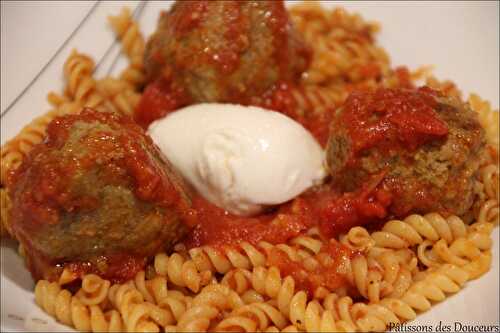 Les Boulettes de Viandes avec des Pennes sauce Tomate et Burrata de Cyril Lignac